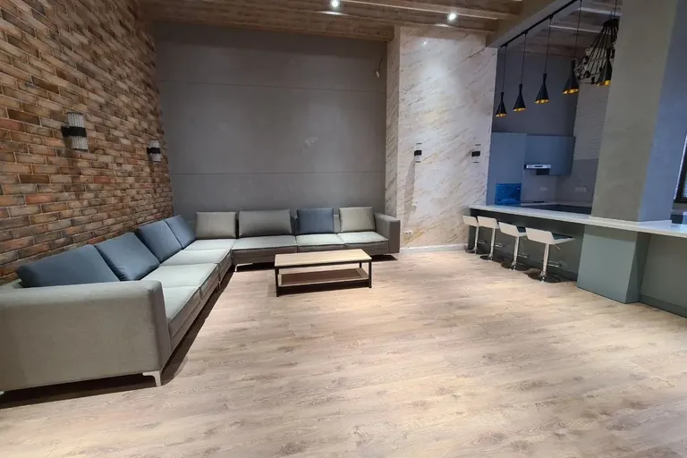 В продаже 5-комн. квартира, 317 м²
