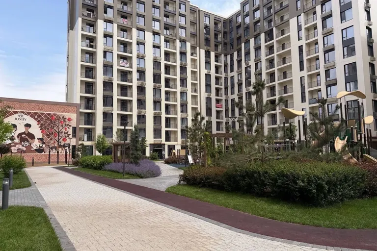 Сотувда 3 хонали квартира, 75 м²