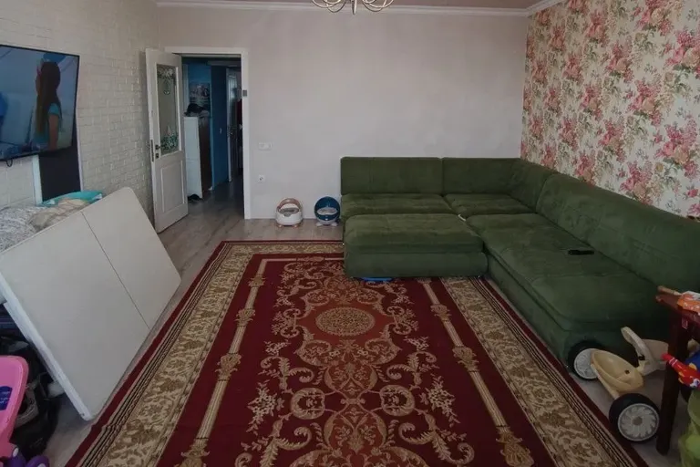 Сотувда 3 хонали квартира, 72 м²