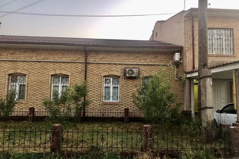 В продаже дом, 800 м², 2 этажа, 8 сот.