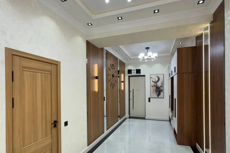 Сотувда 4 хонали квартира, 110 м²
