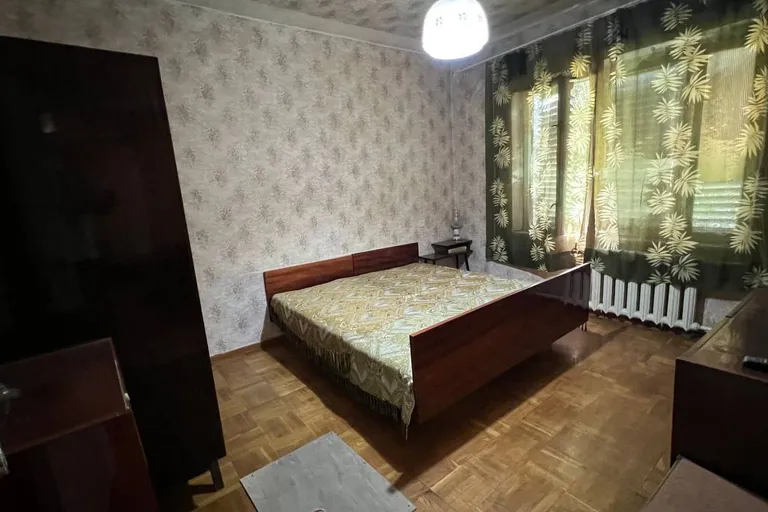 Сотувда 3 хонали квартира, 70 м²