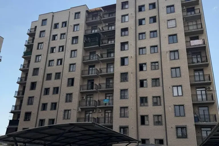 Сотувда 2 хонали квартира, 77 м²