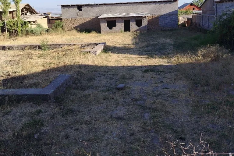 В продаже земля, 8 сот.
