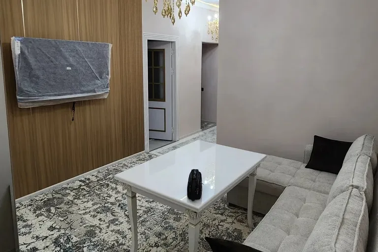 Сотувда 3 хонали квартира, 70 м²