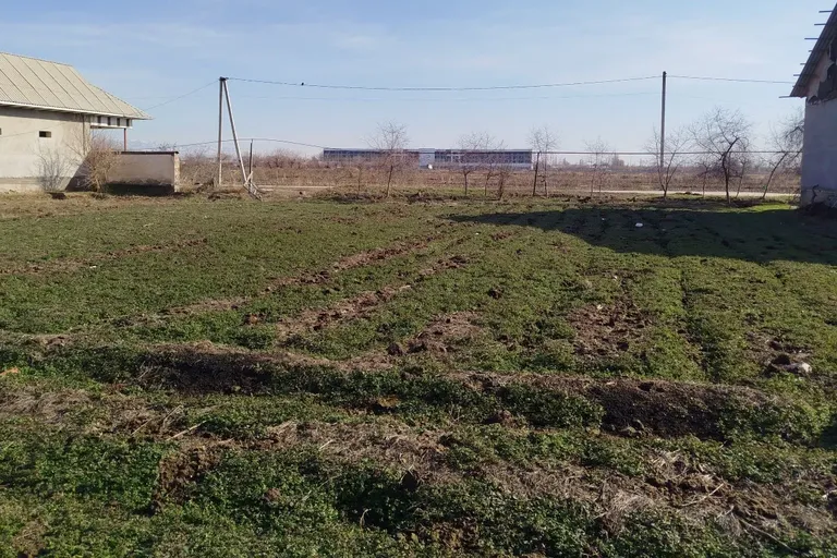 Сотувда ер участкаси, 10 сот.