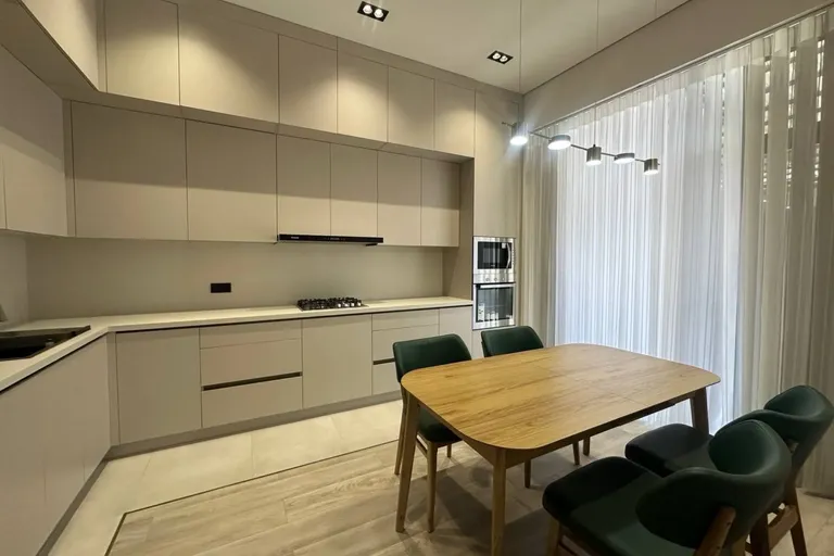 В продаже дом, 165 м², 2 этажа, 2 сот.