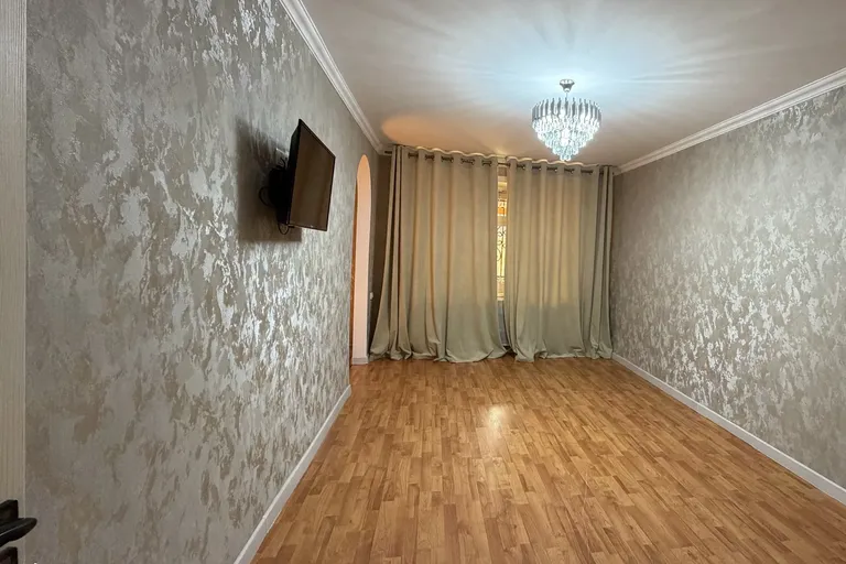 Сотувда 3 хонали квартира, 68 м²