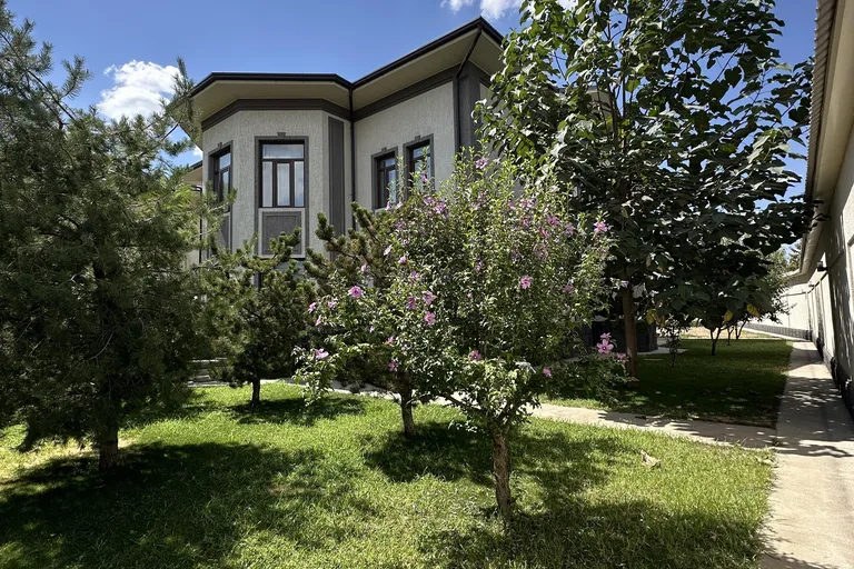 В продаже дом, 1250 м², 4 этажа, 17 сот.