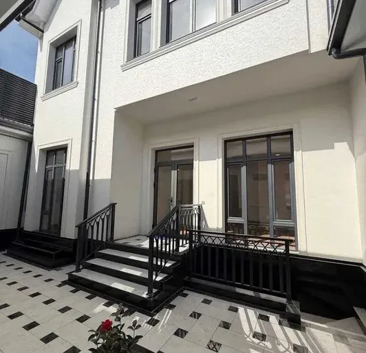 В продаже 6+-комн. квартира, 200 м²