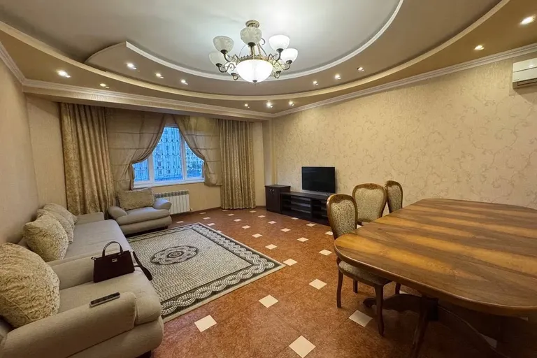 В продаже 4-комн. квартира, 138 м²