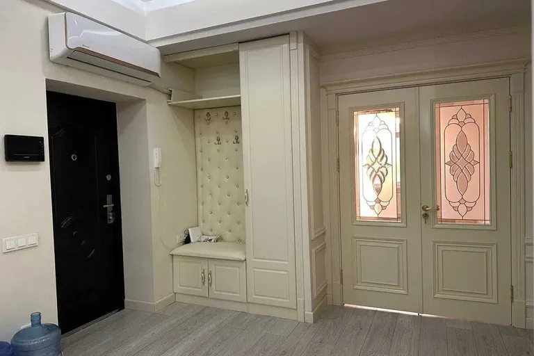 Сотувда 4 хонали квартира, 145 м²