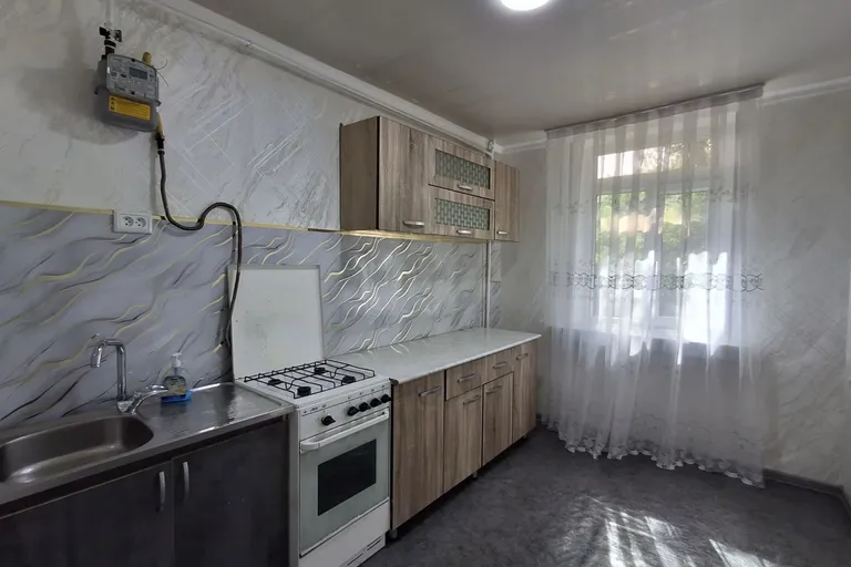 Сотувда 1 хонали квартира, 28 м²