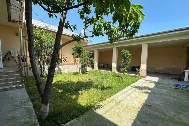 В продаже дом, 550 м², 1 этаж, 5,5 сот.