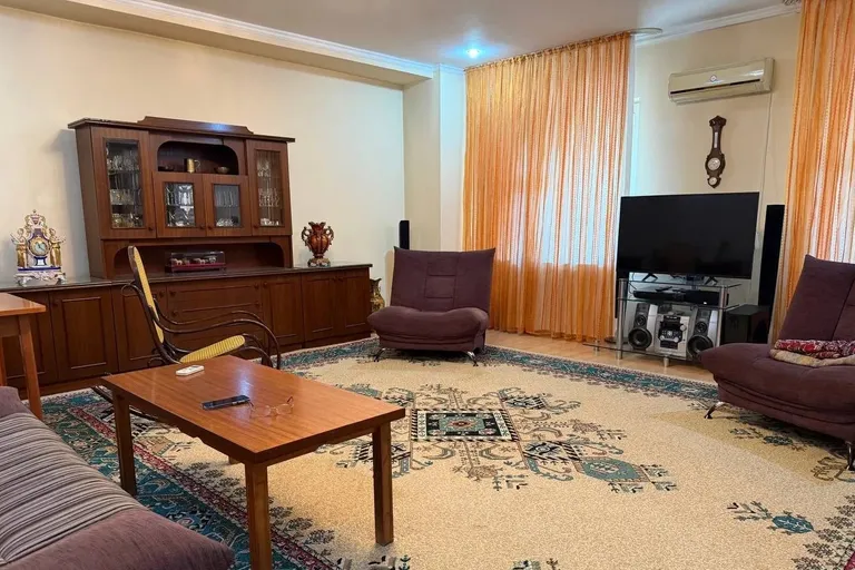 В продаже 4-комн. квартира, 160 м²
