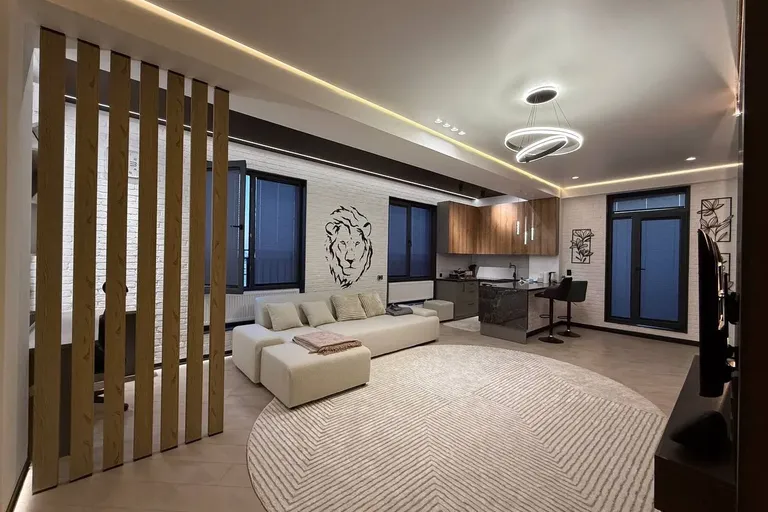 В продаже 2-комн. квартира, 81.3 м²