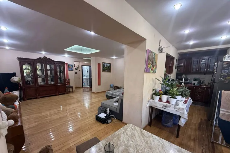 В продаже 3-комн. квартира, 80 м²