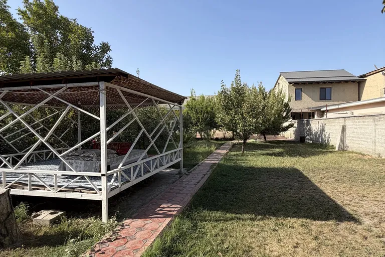 В продаже дом, 900 м², 1 этаж, 9 сот.