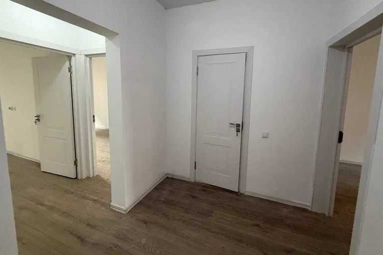 Сотувда 3 хонали квартира, 68 м²