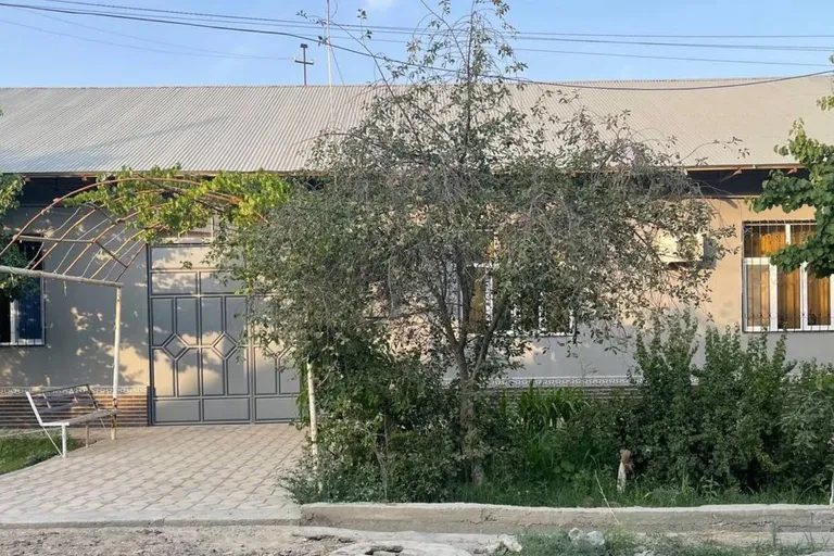 В продаже дом, 300 м², 1 этаж, 6 сот.
