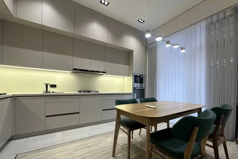 В продаже дом, 165 м², 2 этажа, 2 сот.