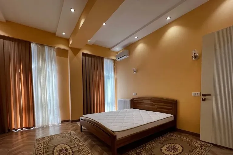 В продаже 4-комн. квартира, 131 м²