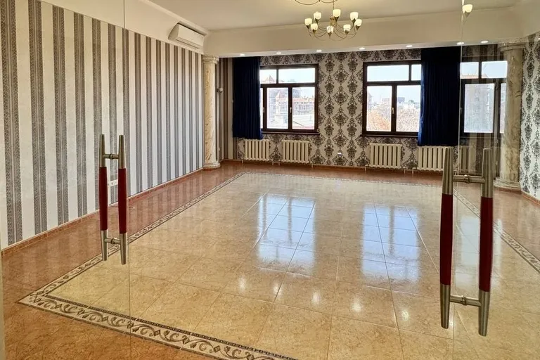 В продаже 4-комн. квартира, 189 м²