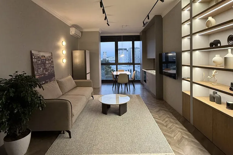 В продаже 2-комн. квартира, 57 м²