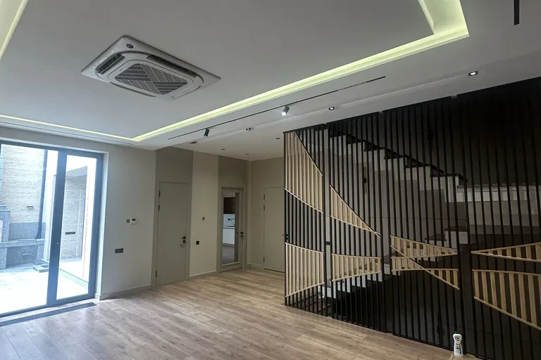 Сотувда уй, 300 м², 2 қаватли, 1,6 сот.