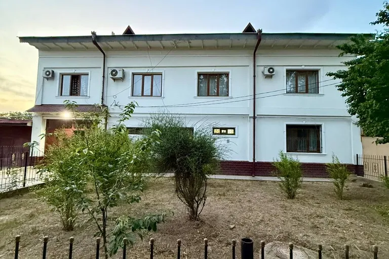 В продаже дом, 370 м², 2 этажа, 8 сот.