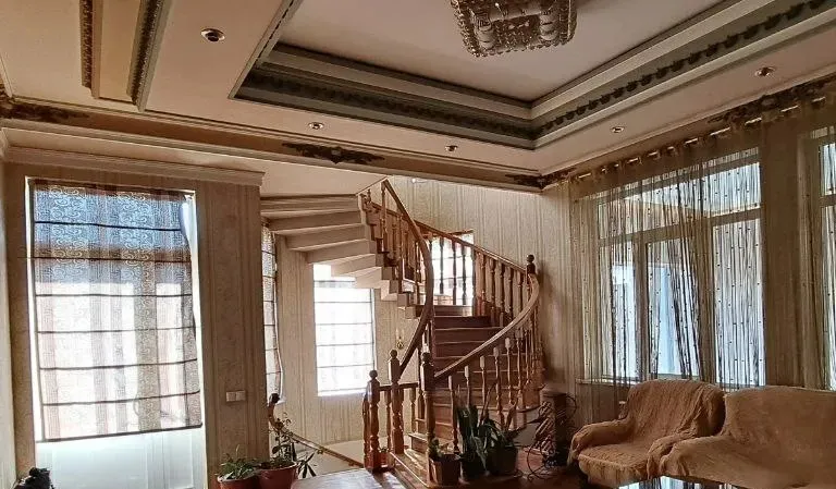 Сотувда уй, 400 м², 2 қаватли, 4 сот.