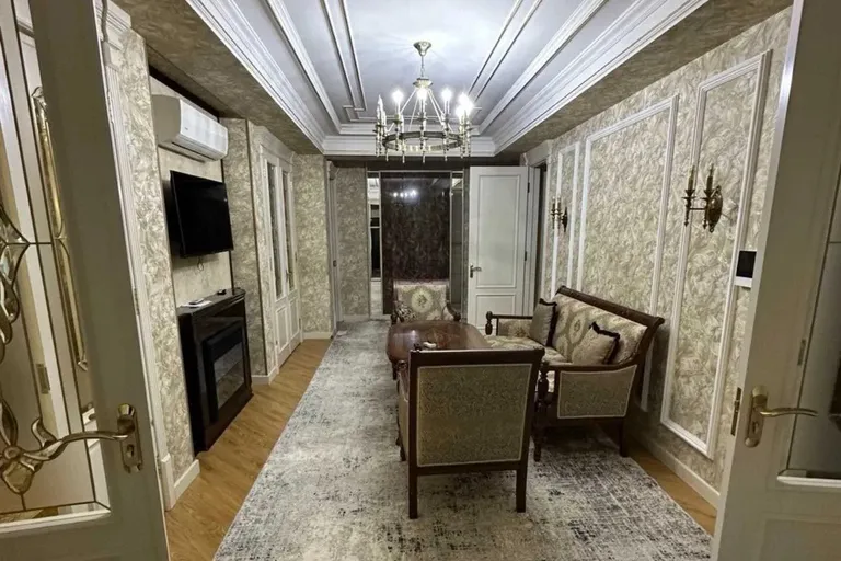 В продаже 5-комн. квартира, 130 м²