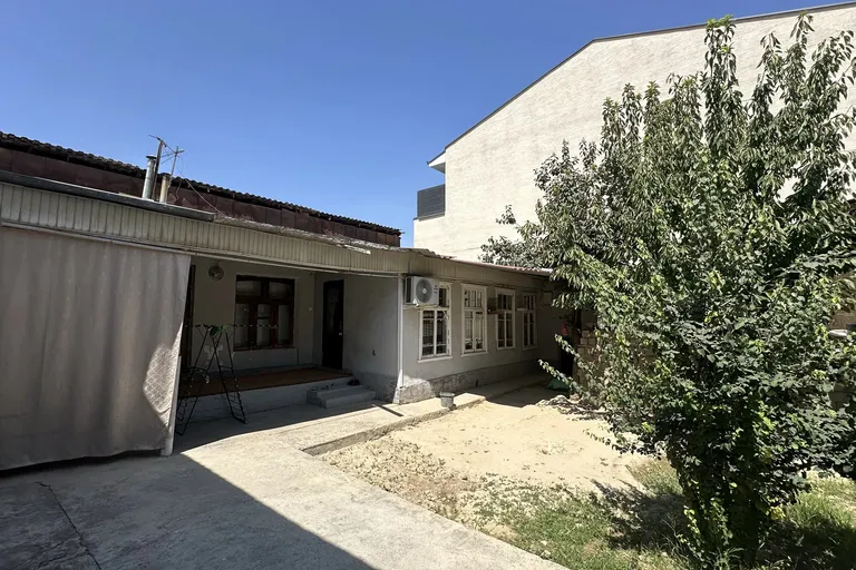 В продаже дом, 200 м², 1 этаж, 4 сот.