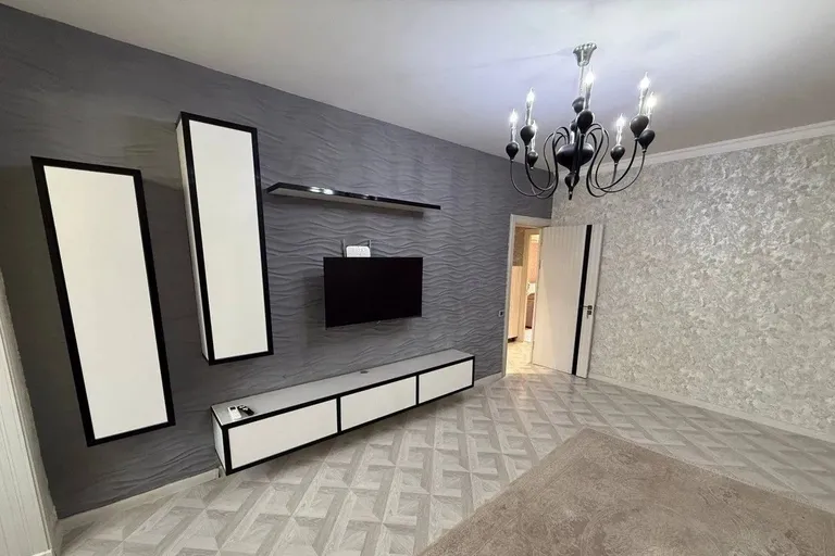 Сотувда 4 хонали квартира, 82 м²