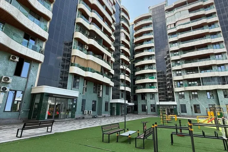 Сотувда 3 хонали квартира, 103 м²