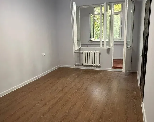 Сотувда 1 хонали квартира, 38 м²