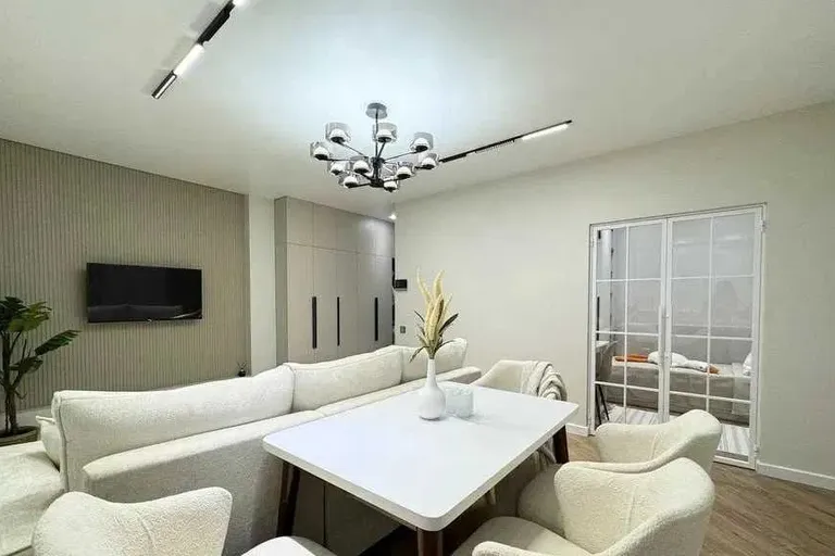 Сотувда 3 хонали квартира, 60 м²
