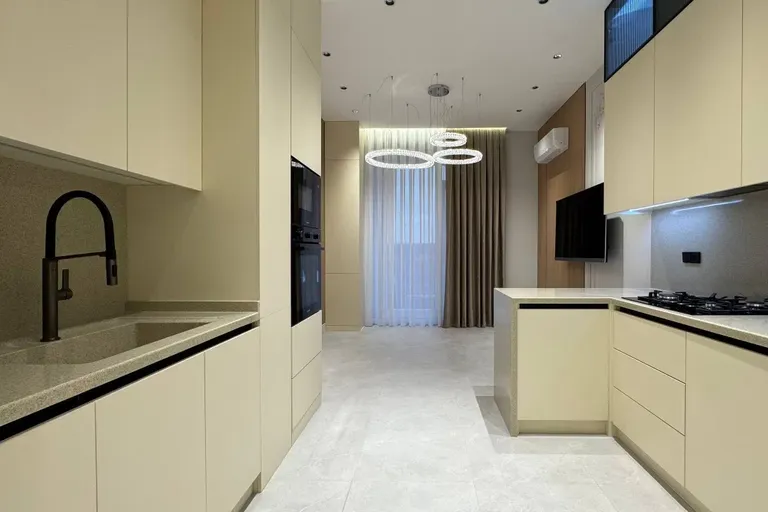 В продаже 2-комн. квартира, 53 м²