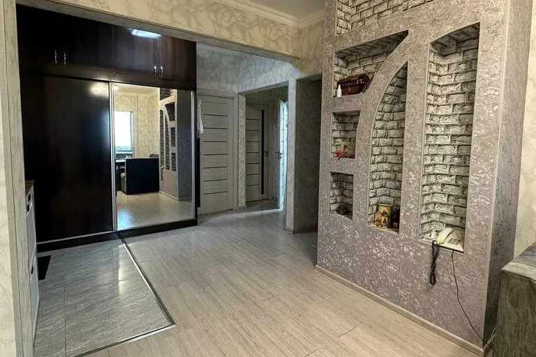 Сотувда 3 хонали квартира, 93 м²