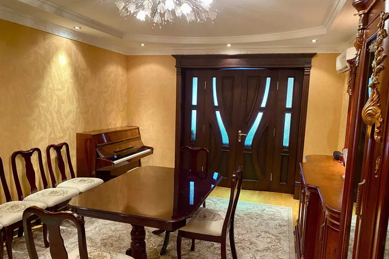 В продаже 4-комн. квартира, 90 м²