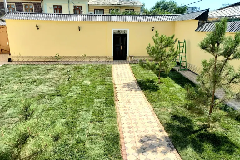 Сотувда уй, 220 м², 2 қаватли, 3 сот.