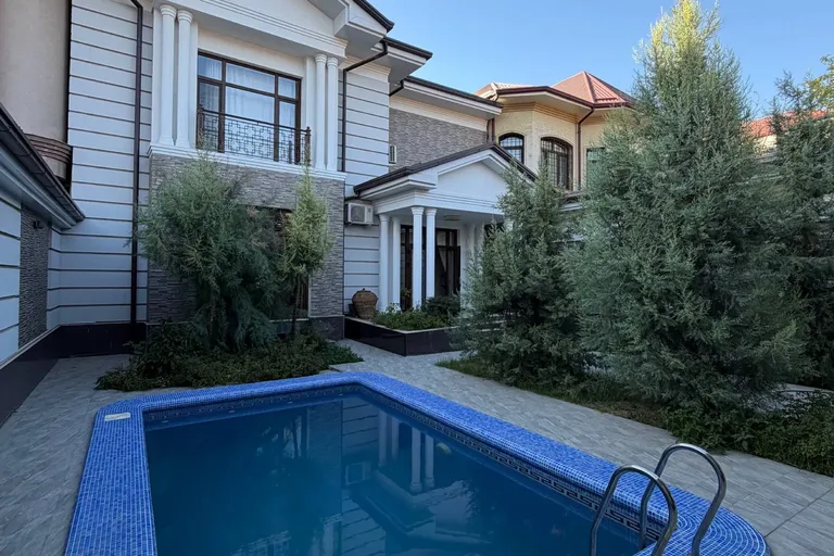 В продаже дом, 450 м², 2 этажа, 4 сот.