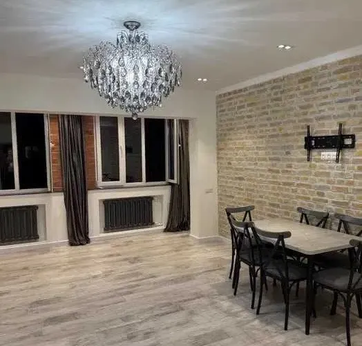 В продаже 2-комн. квартира, 75 м²