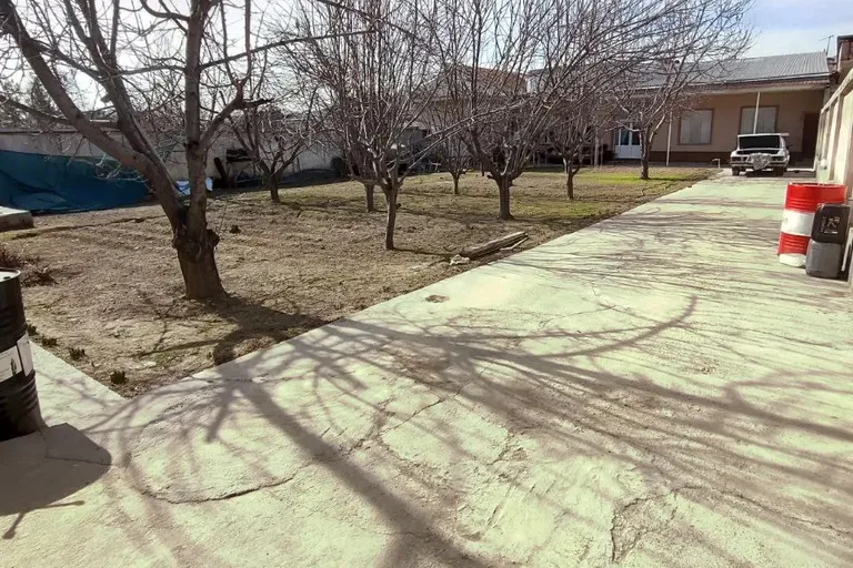 В продаже дом, 300 м², 1 этаж, 8 сот.