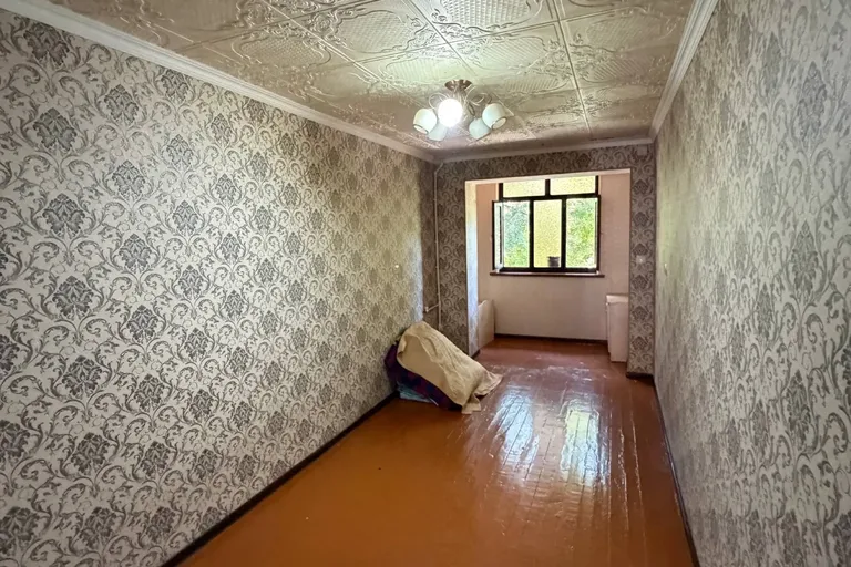 Сотувда 1 хонали квартира, 30 м²