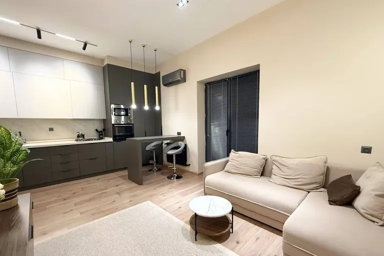 Сотувда 3 хонали квартира, 84 м²