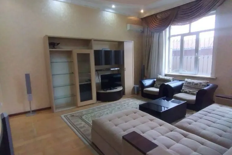 В продаже дом, 270 м², 2 этажа, 2 сот.
