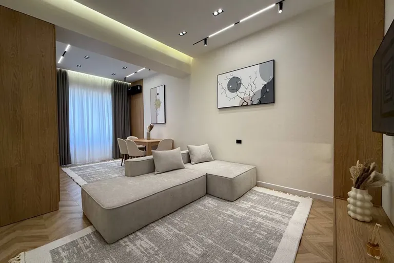 Сотувда 3 хонали квартира, 70 м²