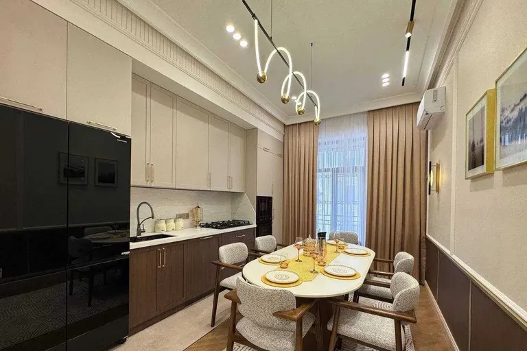 Сотувда 6+ хонали квартира, 226 м²