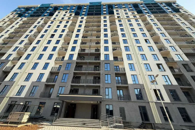 Сотувда 3 хонали квартира, 70 м²